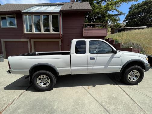 Photo 6 of 6 of 1999 Toyota Tacoma PreRunner Xtracab